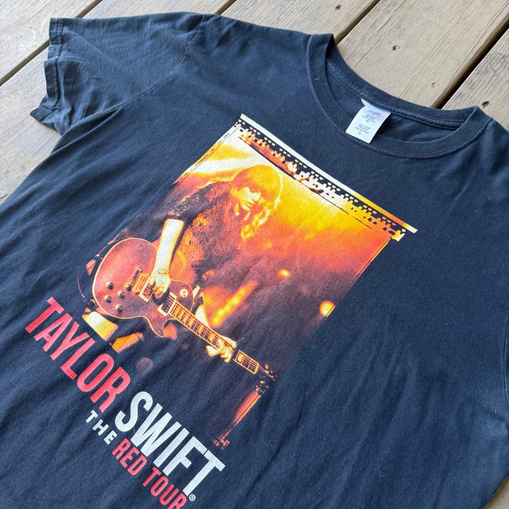 Gildan Taylor Swift The Red Tour 2013 Concert T-Shirt Black Large Swiftie Merch